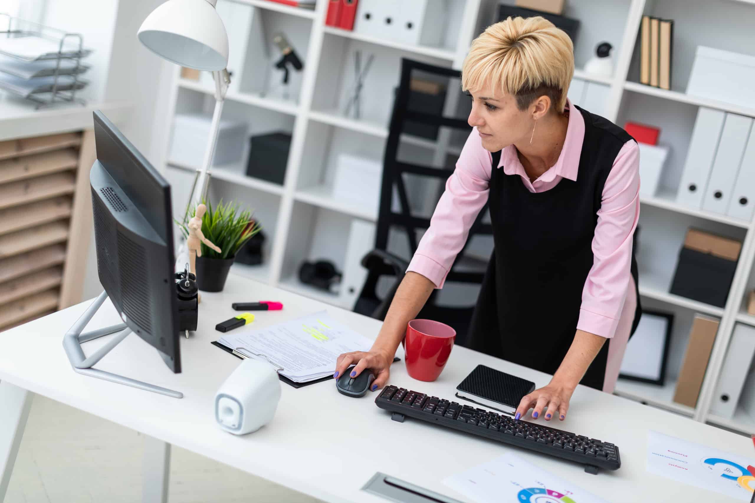 The Benefits of Standing Desks for Back Pain Sufferers