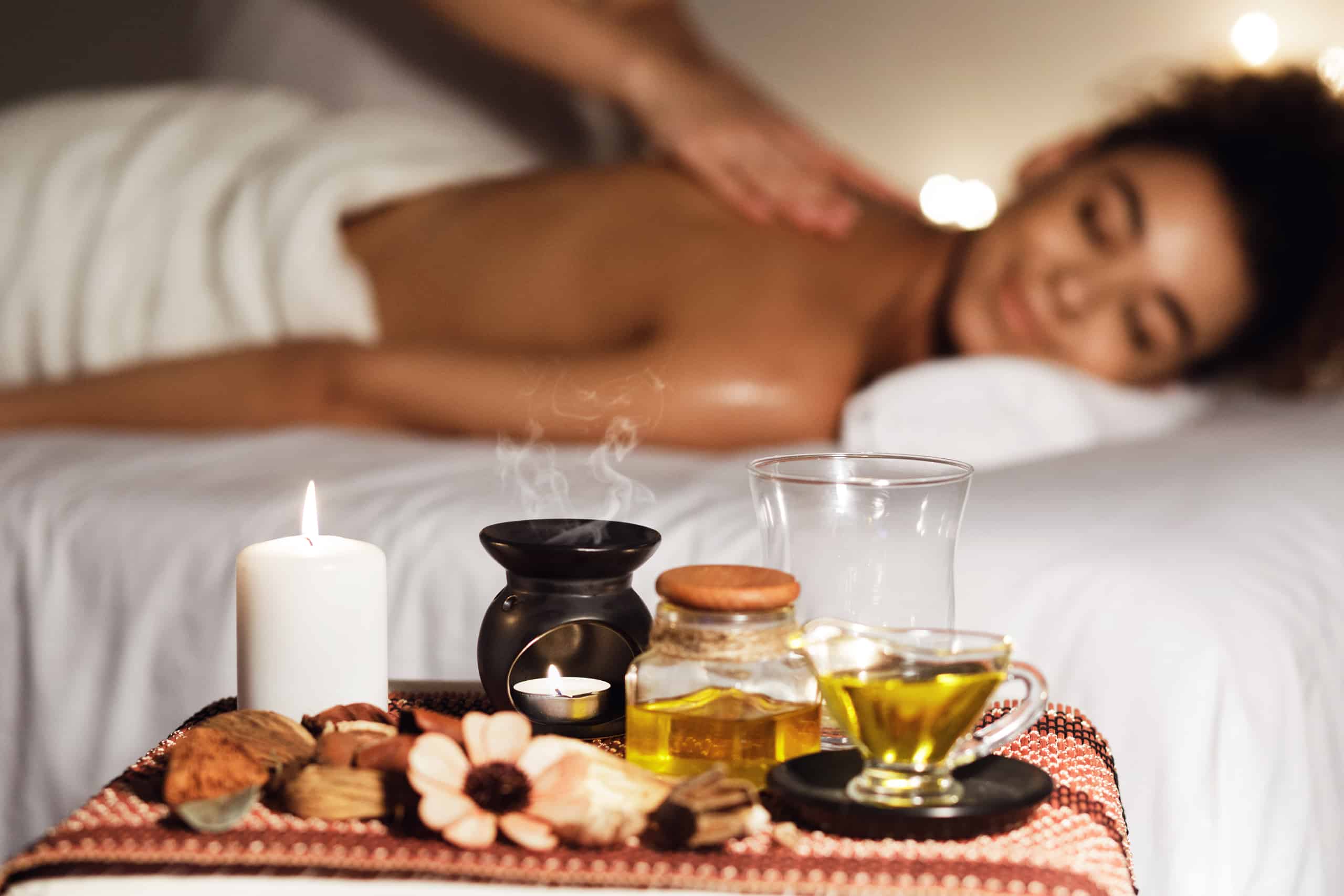 Aromatherapy and Massage: A Powerful Combo for Back Pain Relief