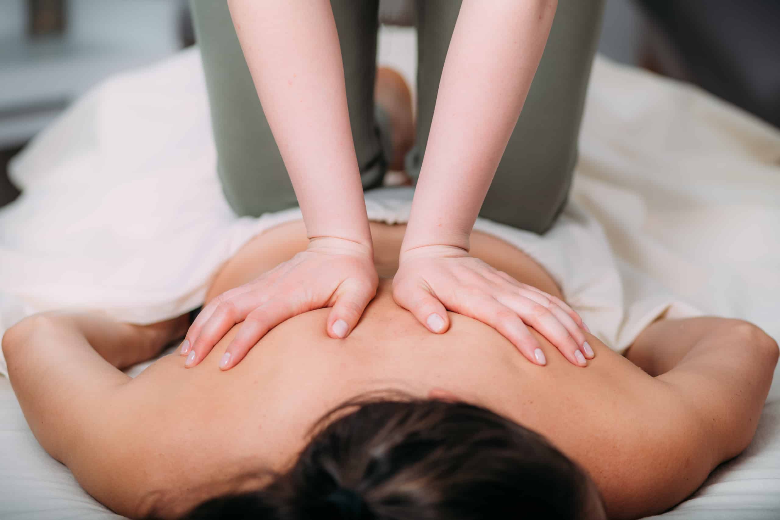 How to Give a Relaxing Back Massage to a Loved One